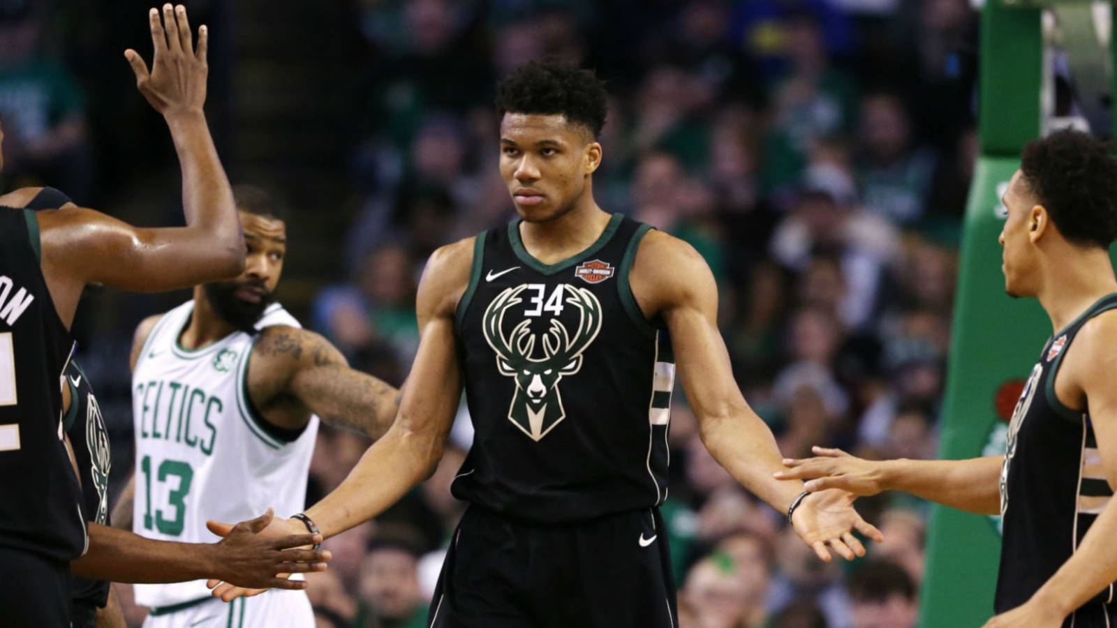 字母哥回归赛场，回归赛场首场状态亮眼，利物浦观众沸腾！