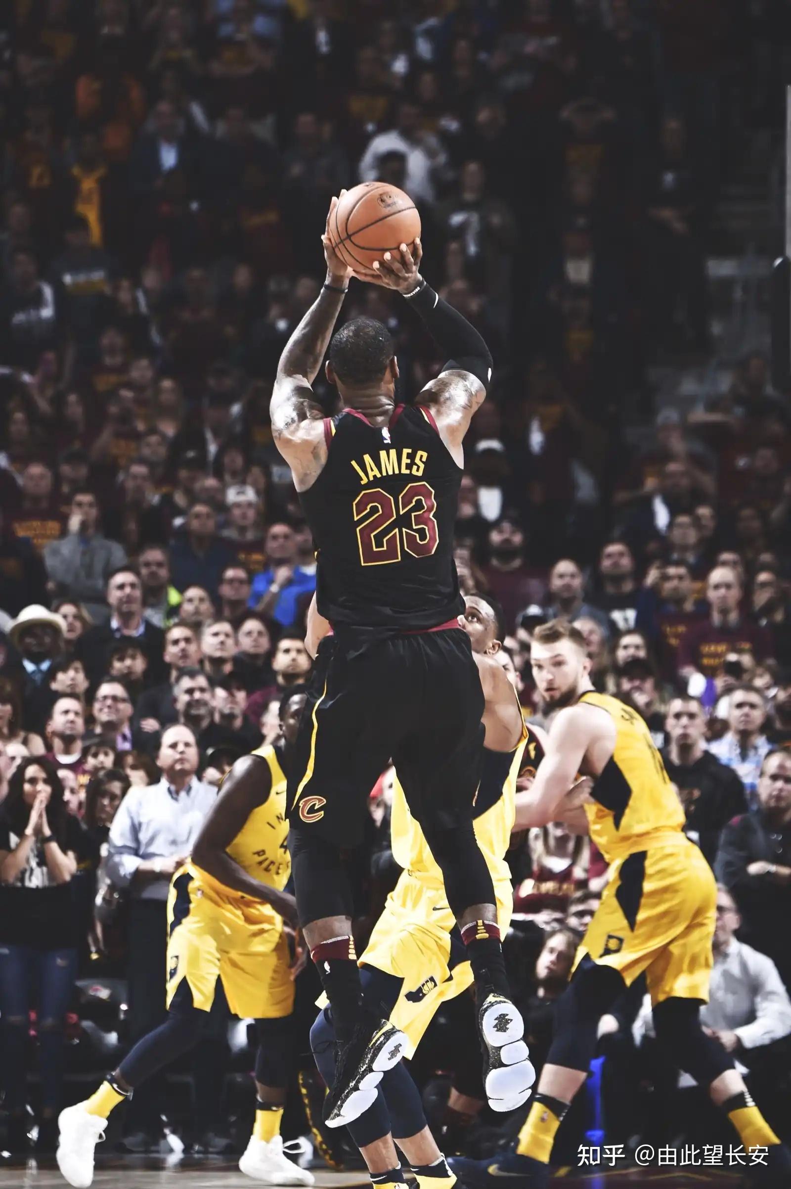 詹姆斯重返赛场，大比分获胜首场状态出色，热火观众沸腾！的简单介绍